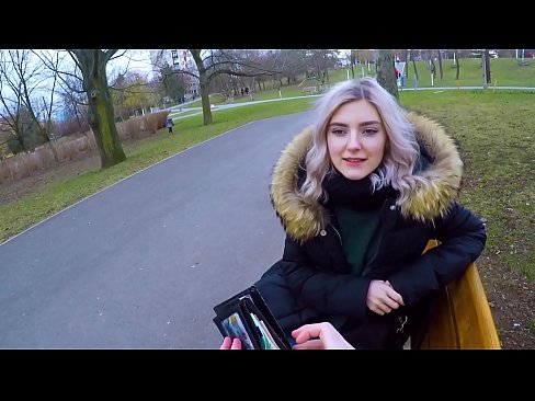 ❤️ Glutas la varman spermon de fremdulo por mono - pimo en la parko de Eva Elfie ❤️❌ Faka video  ĉe ni ❤